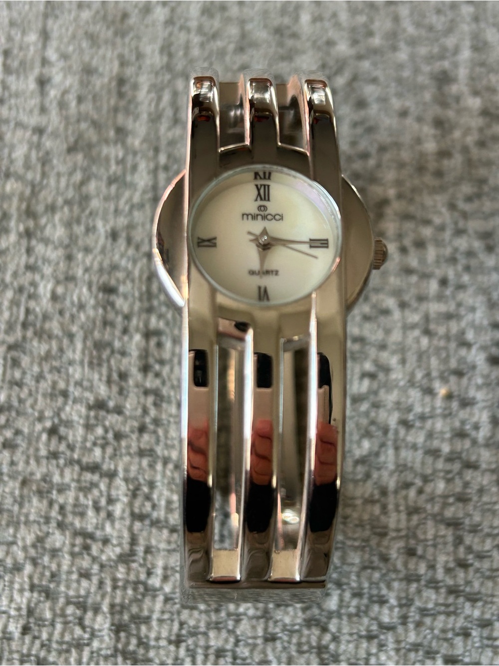 Minnici Quartz Stainless Steel Bangle Watch New Battery!